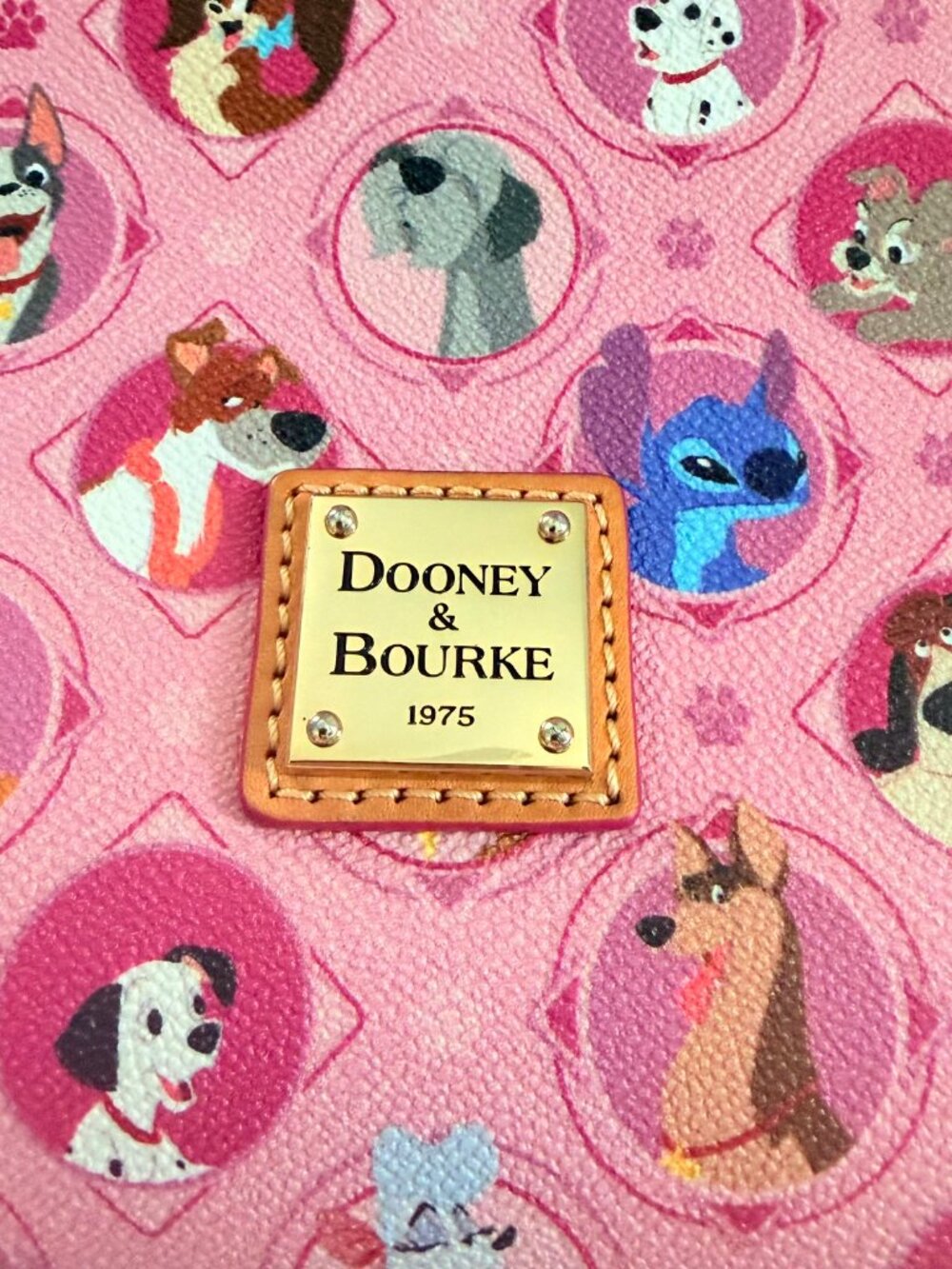 ๐ถ Disney Dooney & Bourke Pink "Disney Dogs" Tote ๐ถ - Picture 6 of 12